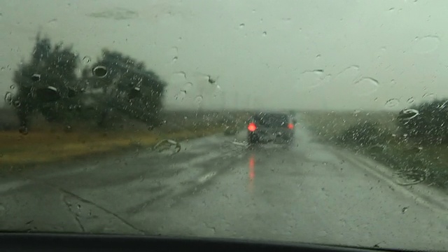 车窗:大雨视频素材