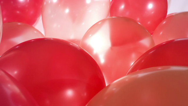 生日彩色气球背景视频下载