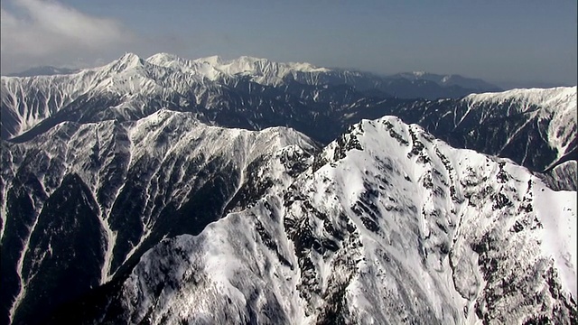 空中的kitadake山和周围的山脉视频下载