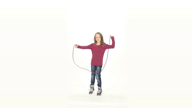 慢动作:学校女孩跳和跳绳视频下载