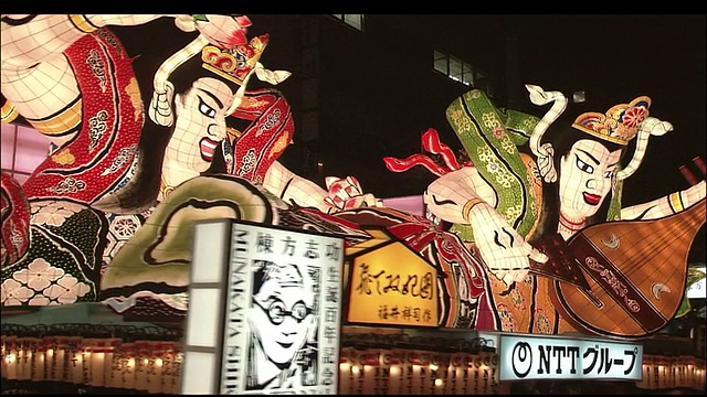 大型彩灯花车(由宗方志子设计)围绕着每年的星云节旋转视频下载