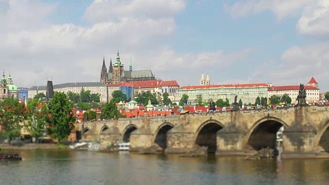 布拉格的查尔斯桥和城堡视频下载