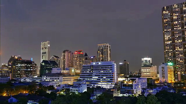 曼谷天际线的时间流逝视图。曼谷是泰国的首都，也是一个受欢迎的旅游目的地。视频素材