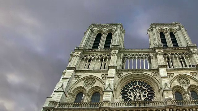 巴黎圣母院，也被称为巴黎圣母院或简单地圣母院，是一个哥特式，罗马天主教的巴黎大教堂，法国视频素材