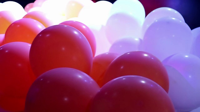 庆祝气球和闪烁的灯光视频下载