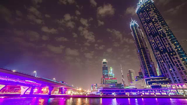 阿拉伯联合酋长国迪拜城市运河市中心交通公路桥全景4k时间流逝阿联酋视频下载
