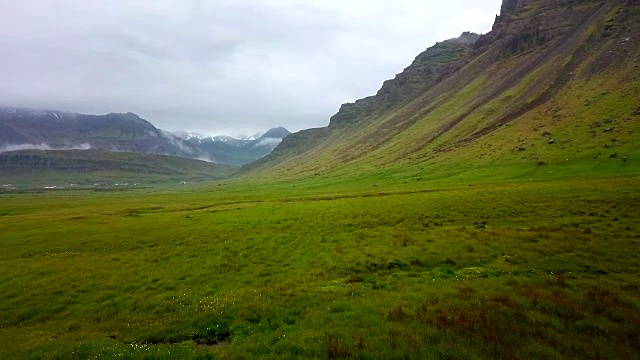 冰岛农业放牧地鸟瞰图视频下载