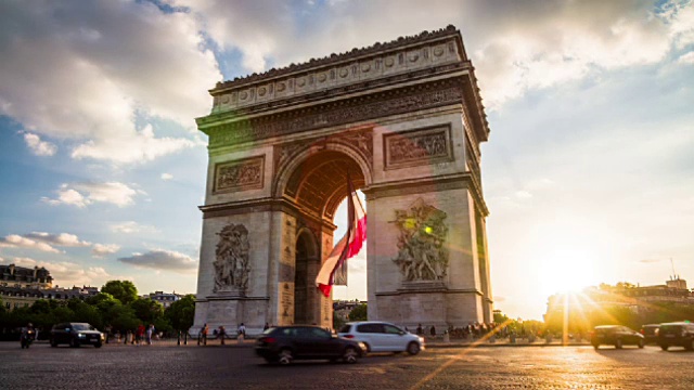 夕阳下的巴黎凯旋门- 4K城市景观，风景和建立者视频素材
