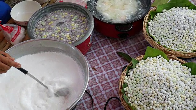 传统的泰国甜品，曼谷的街头小吃视频下载