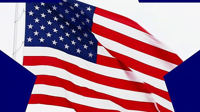 蓝色的场景，星星在中间张开，露出一面美国国旗在白色的背景上飘扬。视频下载