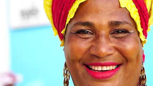巴西妇女的肖像非洲后裔-拜阿纳视频下载