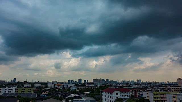 曼谷天空中雨云的时间流逝视频素材