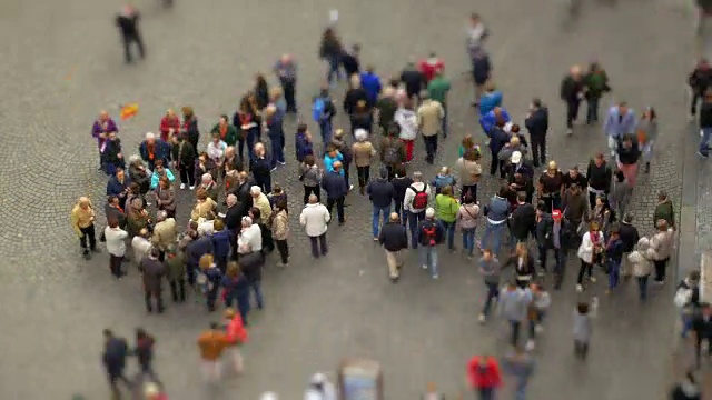 旅游团在布拉格老城聚会视频下载