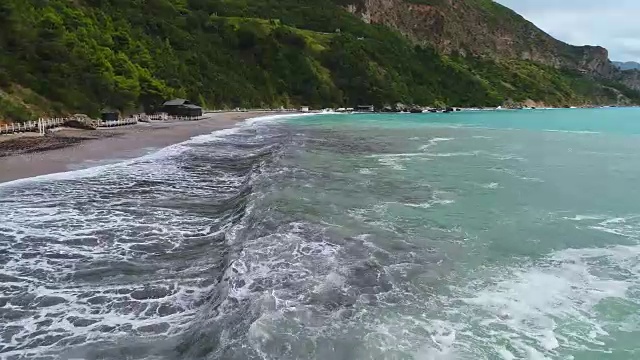 黑山海岸的鸟瞰图视频下载
