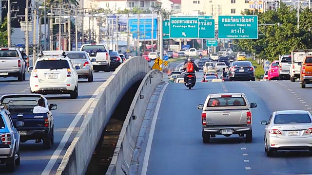泰国曼谷交通堵塞的慢镜头视频素材
