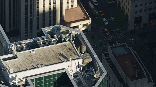 曼哈顿屋顶的中景视频下载