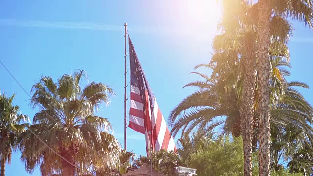 美国国旗在4K的风中飘扬视频素材