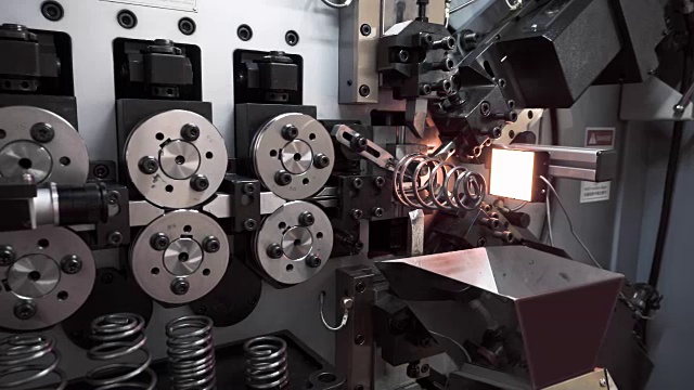 工业自动化设备下program生产各种弹簧视频素材