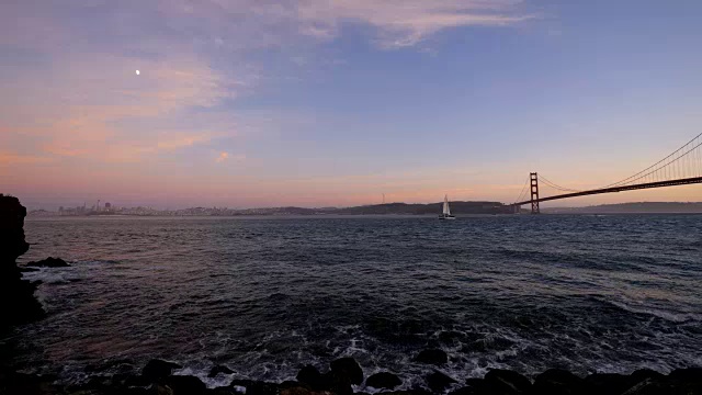 日出时的旧金山湾视频素材