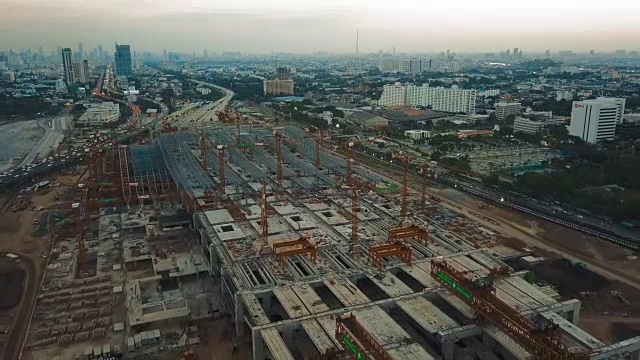 4k鸟瞰图在曼谷，泰国的建筑工地视频素材