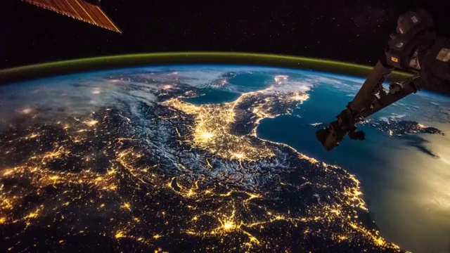 国际空间站飞越法国，瑞士，意大利，西西里。视图从太空视频下载