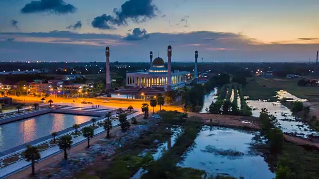 鸟瞰图美丽的天空中央松卡清真寺泰国视频素材