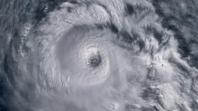海面上有閃電的颶風風暴。,衛星視圖。視頻素材