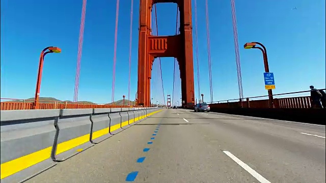 汽车观点的金门大桥在旧金山CA视频下载