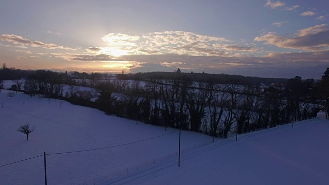无人机日落在雪野视频下载
