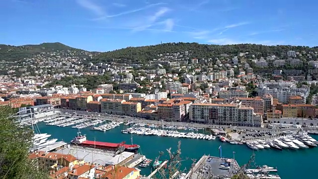美丽的景色俯瞰海湾全游艇在尼斯，法国视频素材