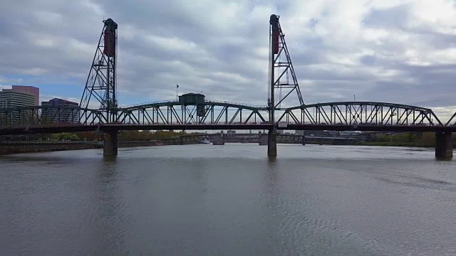 波特兰霍桑大桥鸟瞰图视频素材
