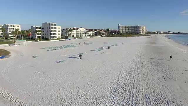 飞越佛罗里达州西斯塔基的海滩视频下载