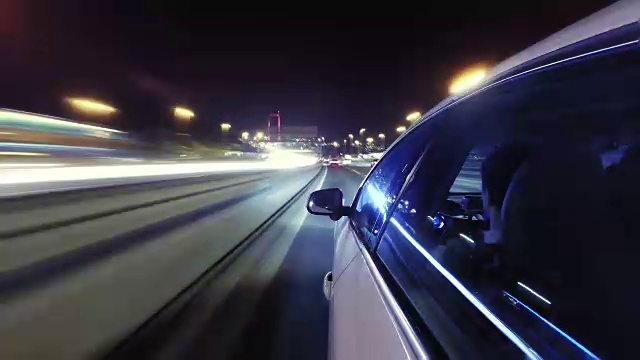 夜間駕駛時間從車輛左側拍攝視頻素材