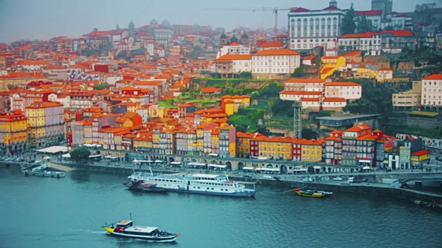 葡萄牙波尔图美丽的风景。里贝拉古城和杜罗河视频素材