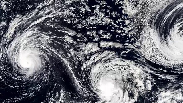 三次颶風，風暴，龍卷風，衛星圖像。這段視頻的部分內容由美國宇航局提供。視頻素材