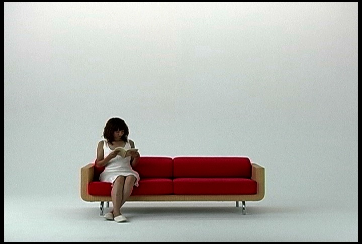 坐在红色车厢上的日本妇女，福冈，工作室视频下载