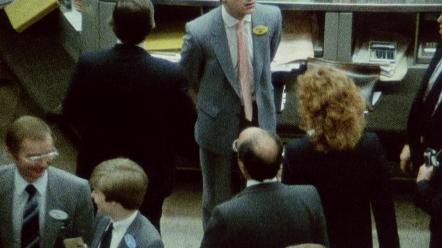 1985蒙太奇伦敦证券交易所女交易员/英国视频下载