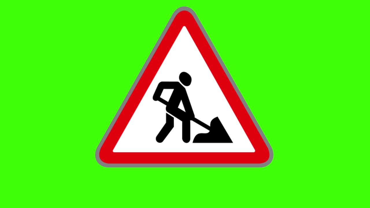绿色屏幕，路标图标，警告三角形有工作的道路视频素材