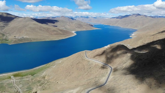 航拍西藏羊湖（羊卓雍措）视频下载