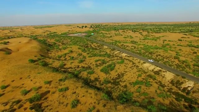中国内蒙古库布齐沙漠绿洲航拍视频素材