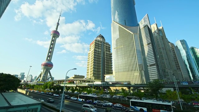 晴朗天气下的上海陆家嘴实时高清视频视频素材