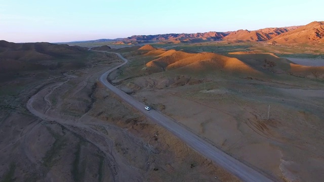 中国内蒙古戈壁滩日落航拍视频素材