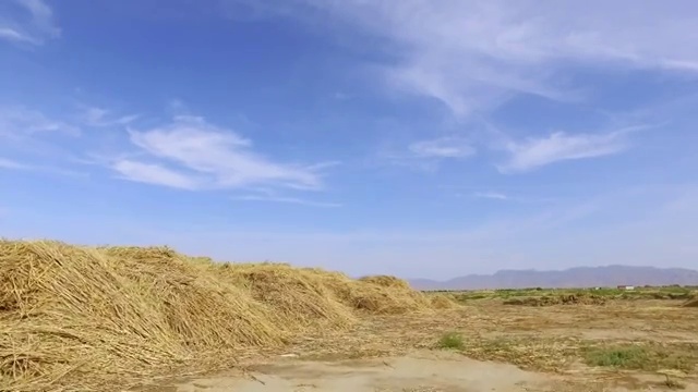 中国内蒙古戈壁滩航拍视频素材