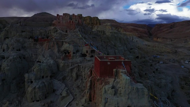 西藏秘境 阿里 洞嘎皮央遗址 古佛 佛洞 吐蕃王朝 遗址视频素材