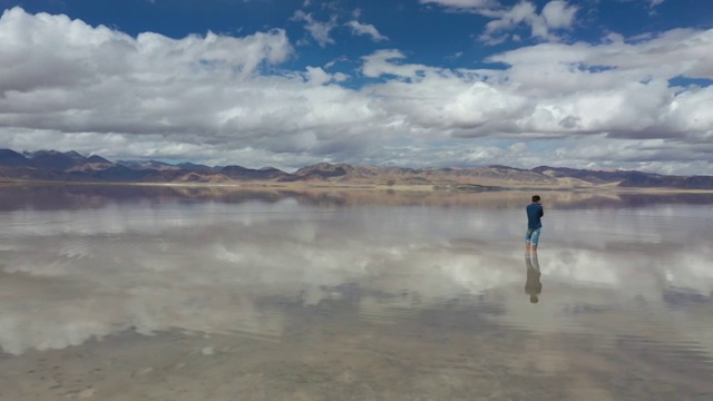 无人区盐湖 《七十七天》现实版 西藏 阿里 天空之境视频素材