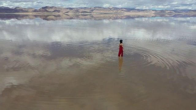 无人区盐湖 《七十七天》现实版 西藏 阿里 天空之境视频素材