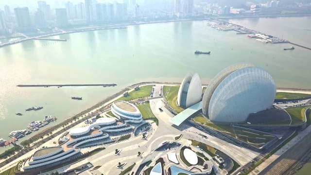 航拍视角下的广东珠海大剧院白天4K高清视频视频下载