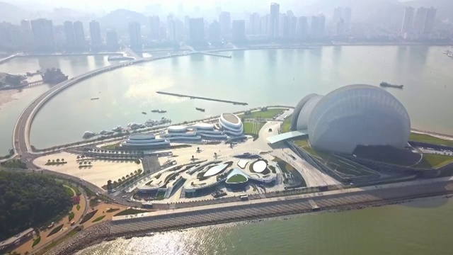 航拍视角下的广东珠海大剧院白天4K高清视频视频素材
