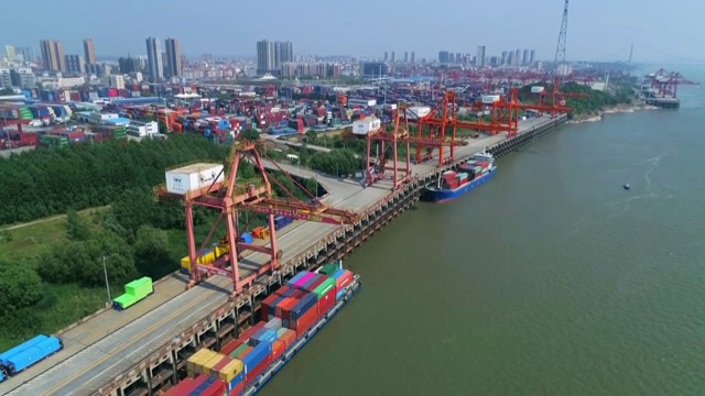 武汉阳逻新港码头航拍视频素材