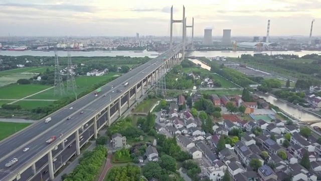 航拍视角下的上海闵行吴泾热电厂4K高清视频视频素材
